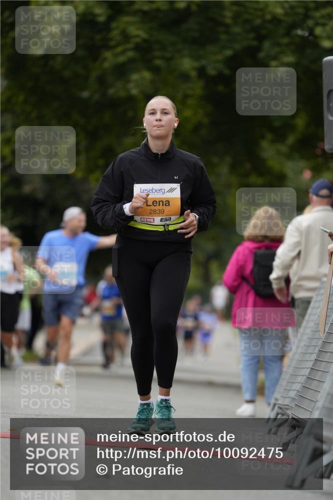 30.08.2026 - Blankeneser Heldenlauf Patografie http://msf.ph/oto/10092475 30.08.2026 12:33:46 Ziel 2839, 4040, 4365, 4429, 4488 meine-sportfotos.de