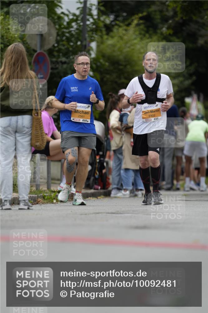 30.08.2026 - Blankeneser Heldenlauf Patografie http://msf.ph/oto/10092481 30.08.2026 12:34:01 Ziel 4460, 4461 meine-sportfotos.de
