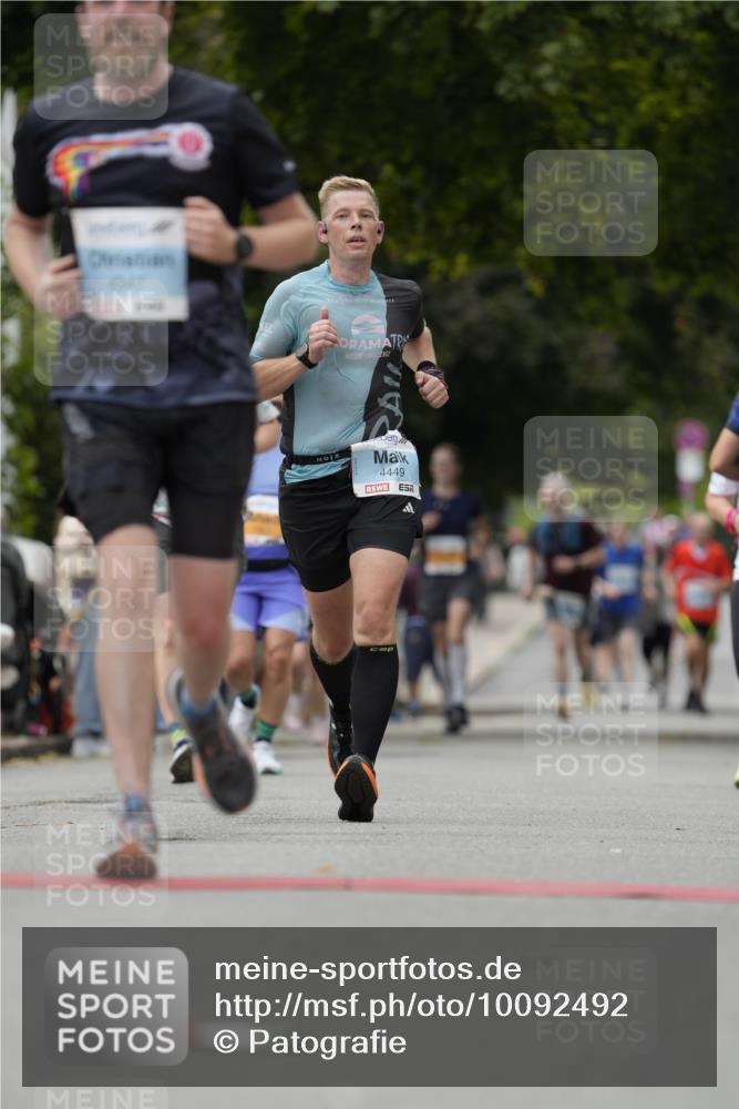 30.08.2026 - Blankeneser Heldenlauf Patografie http://msf.ph/oto/10092492 30.08.2026 12:34:21 Ziel 2928, 4347, 4449 meine-sportfotos.de