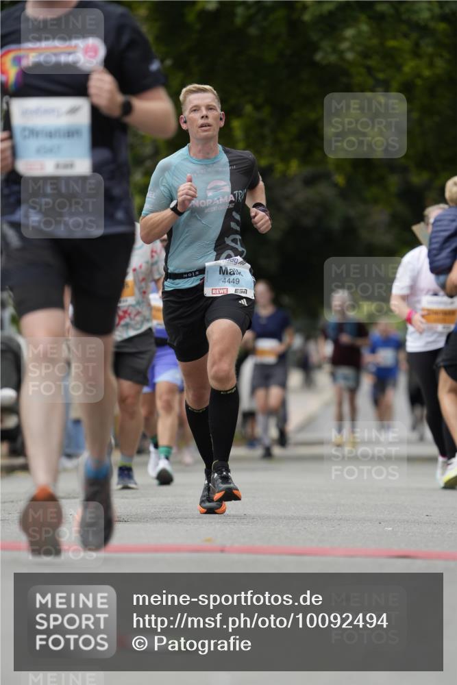 30.08.2026 - Blankeneser Heldenlauf Patografie http://msf.ph/oto/10092494 30.08.2026 12:34:22 Ziel 2928, 4347, 4449 meine-sportfotos.de