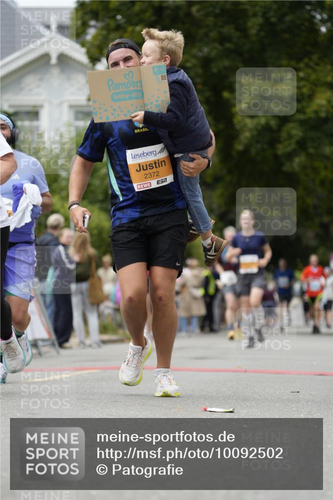 30.08.2026 - Blankeneser Heldenlauf Patografie http://msf.ph/oto/10092502 30.08.2026 12:34:31 Ziel 2311, 2371, 2372, 2844, 2901, 4449 meine-sportfotos.de