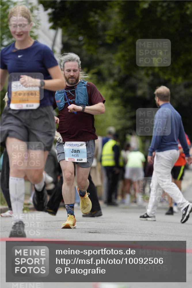 30.08.2026 - Blankeneser Heldenlauf Patografie http://msf.ph/oto/10092506 30.08.2026 12:34:35 Ziel 2311, 2371, 2372, 2628, 2844, 2901, 4435 meine-sportfotos.de