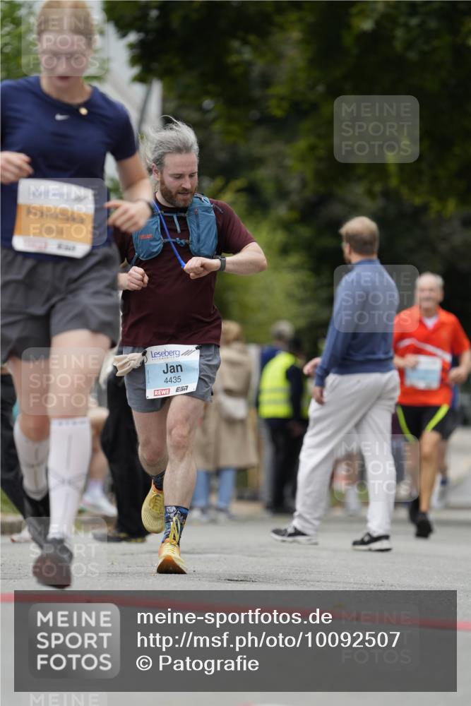 30.08.2026 - Blankeneser Heldenlauf Patografie http://msf.ph/oto/10092507 30.08.2026 12:34:35 Ziel 2311, 2371, 2372, 2628, 2844, 2901, 4435 meine-sportfotos.de
