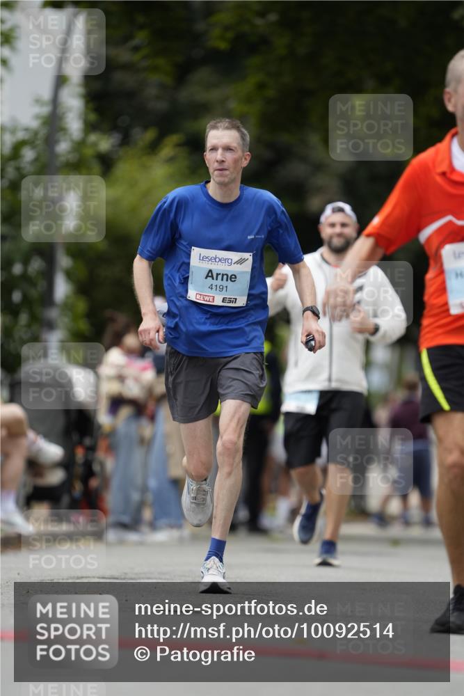 30.08.2026 - Blankeneser Heldenlauf Patografie http://msf.ph/oto/10092514 30.08.2026 12:34:42 Ziel 2628, 2844, 4187, 4191, 4435 meine-sportfotos.de