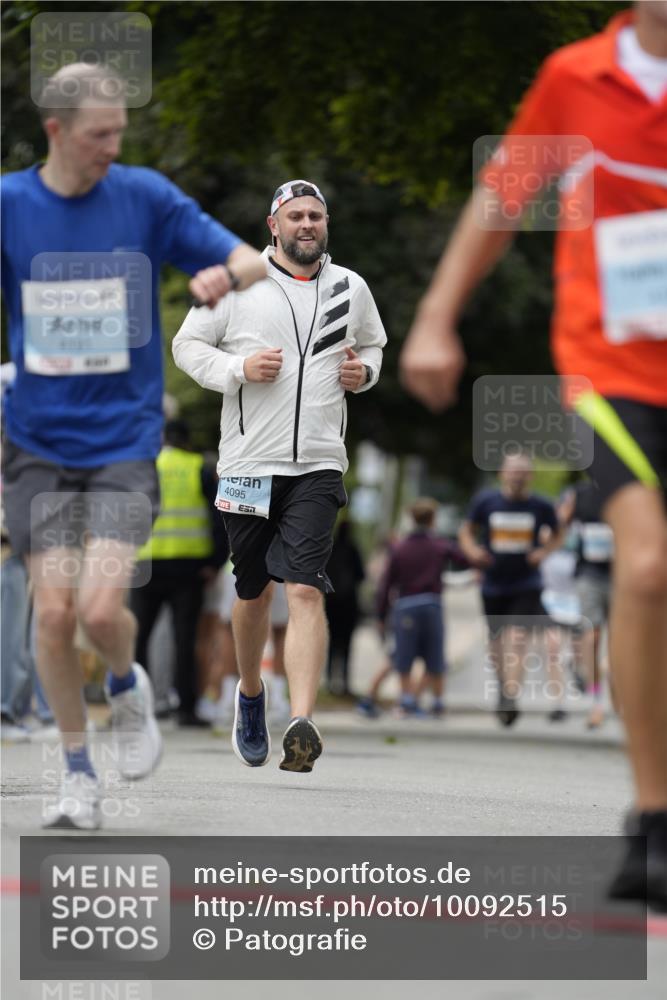 30.08.2026 - Blankeneser Heldenlauf Patografie http://msf.ph/oto/10092515 30.08.2026 12:34:43 Ziel 2628, 2844, 4187, 4191, 4435 meine-sportfotos.de