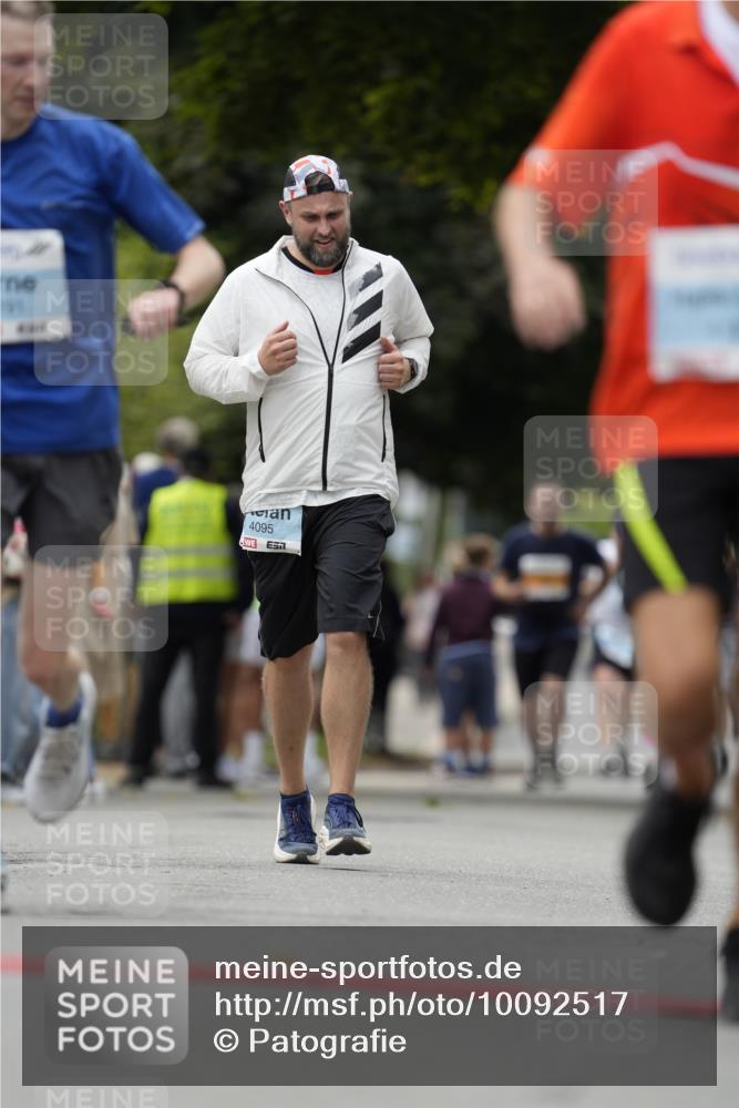 30.08.2026 - Blankeneser Heldenlauf Patografie http://msf.ph/oto/10092517 30.08.2026 12:34:44 Ziel 2628, 4095, 4187, 4191, 4435 meine-sportfotos.de