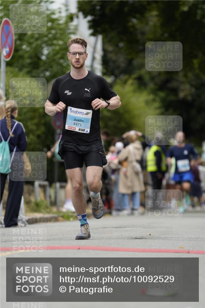 30.08.2026 - Blankeneser Heldenlauf Patografie http://msf.ph/oto/10092529 30.08.2026 12:35:07 Ziel 2085, 4036, 4321, 4439, 4471 meine-sportfotos.de
