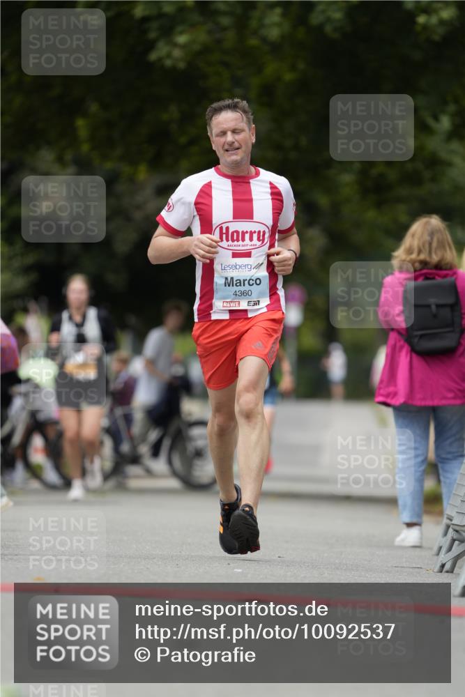 30.08.2026 - Blankeneser Heldenlauf Patografie http://msf.ph/oto/10092537 30.08.2026 12:35:17 Ziel 4123, 4360, 4391 meine-sportfotos.de