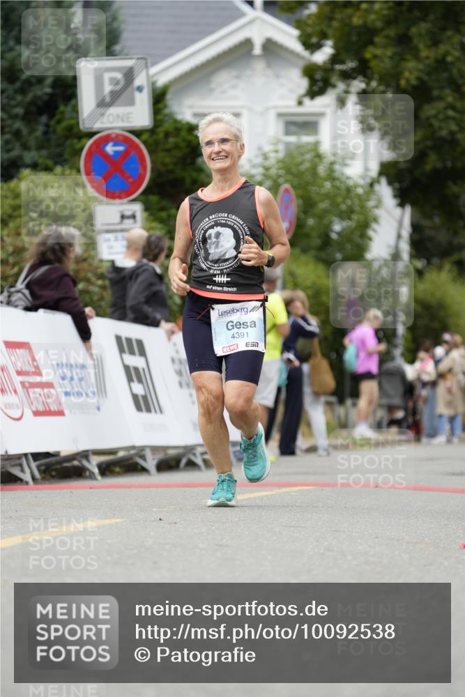 30.08.2026 - Blankeneser Heldenlauf Patografie http://msf.ph/oto/10092538 30.08.2026 12:35:21 Ziel 4123, 4360, 4391 meine-sportfotos.de
