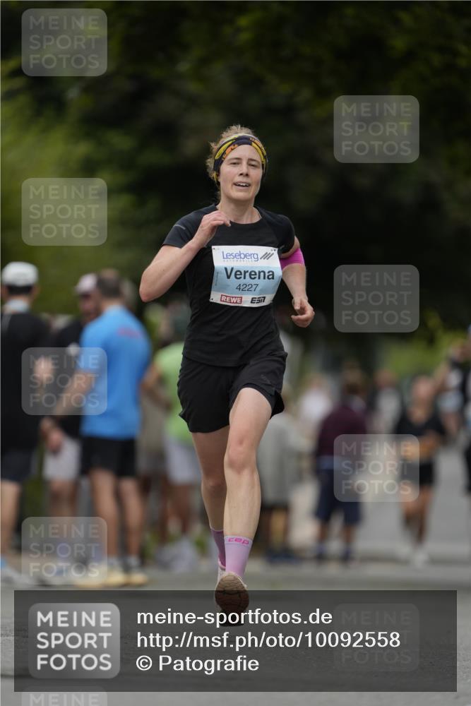 30.08.2026 - Blankeneser Heldenlauf Patografie http://msf.ph/oto/10092558 30.08.2026 12:36:38 Ziel 4077, 4153, 4227 meine-sportfotos.de
