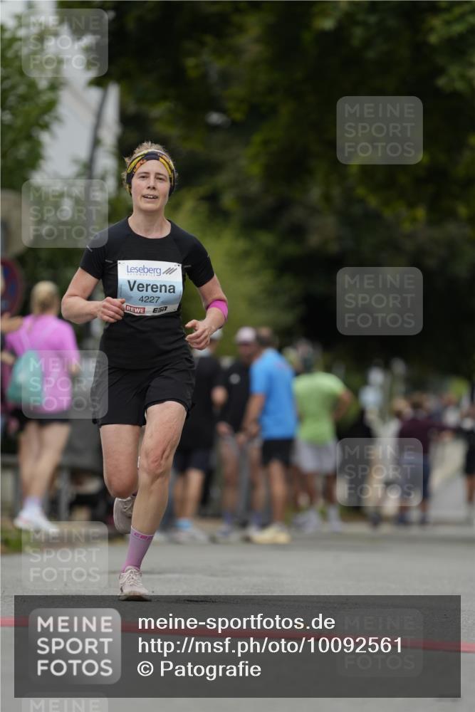 30.08.2026 - Blankeneser Heldenlauf Patografie http://msf.ph/oto/10092561 30.08.2026 12:36:40 Ziel 4077, 4153, 4227 meine-sportfotos.de