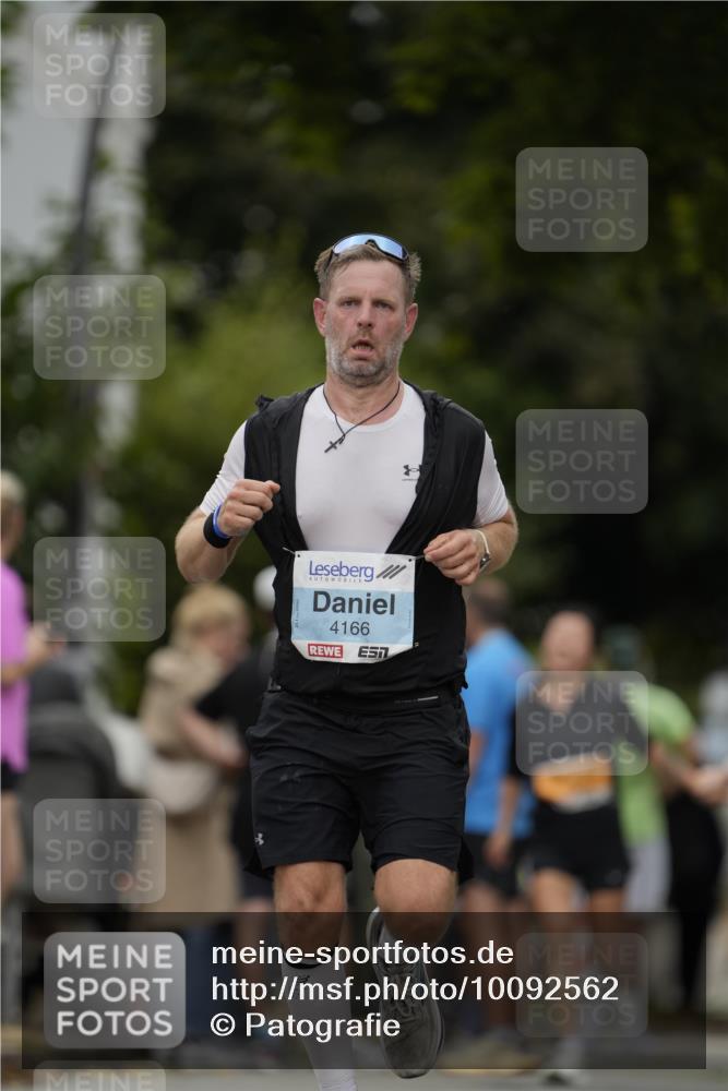 30.08.2026 - Blankeneser Heldenlauf Patografie http://msf.ph/oto/10092562 30.08.2026 12:36:51 Ziel 4166 meine-sportfotos.de