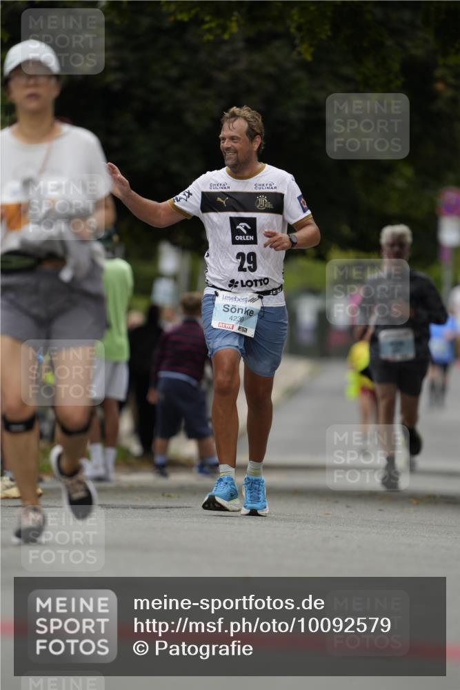 30.08.2026 - Blankeneser Heldenlauf Patografie http://msf.ph/oto/10092579 30.08.2026 12:37:15 Ziel  meine-sportfotos.de