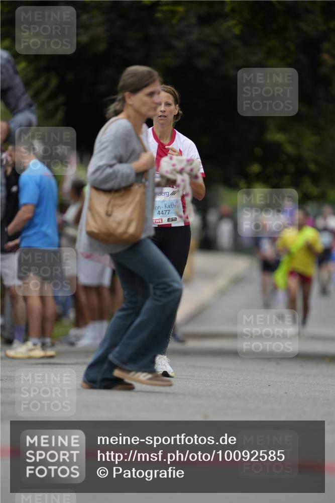 30.08.2026 - Blankeneser Heldenlauf Patografie http://msf.ph/oto/10092585 30.08.2026 12:37:25 Ziel 2084, 4239, 4257 meine-sportfotos.de