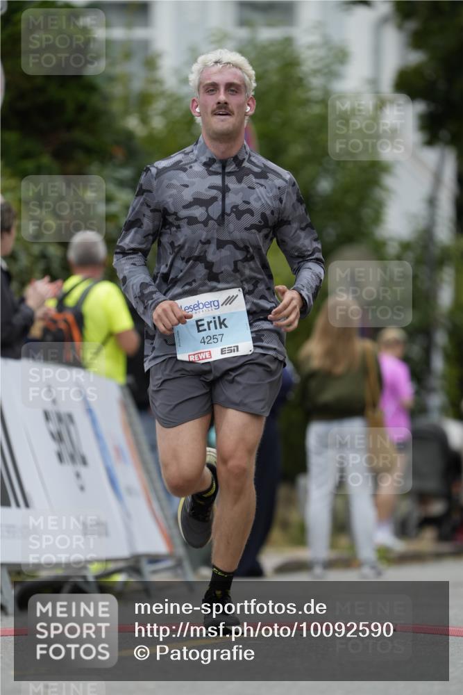 30.08.2026 - Blankeneser Heldenlauf Patografie http://msf.ph/oto/10092590 30.08.2026 12:37:28 Ziel 2084, 4239, 4257, 4477 meine-sportfotos.de
