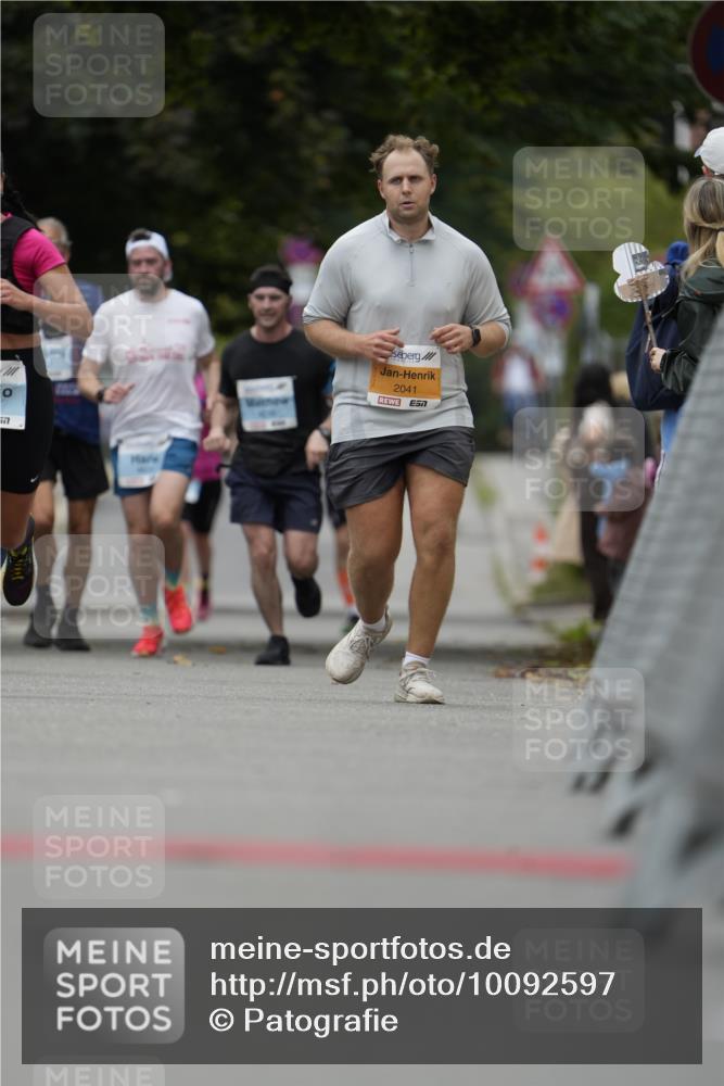 30.08.2026 - Blankeneser Heldenlauf Patografie http://msf.ph/oto/10092597 30.08.2026 12:37:55 Ziel 4406, 4474 meine-sportfotos.de