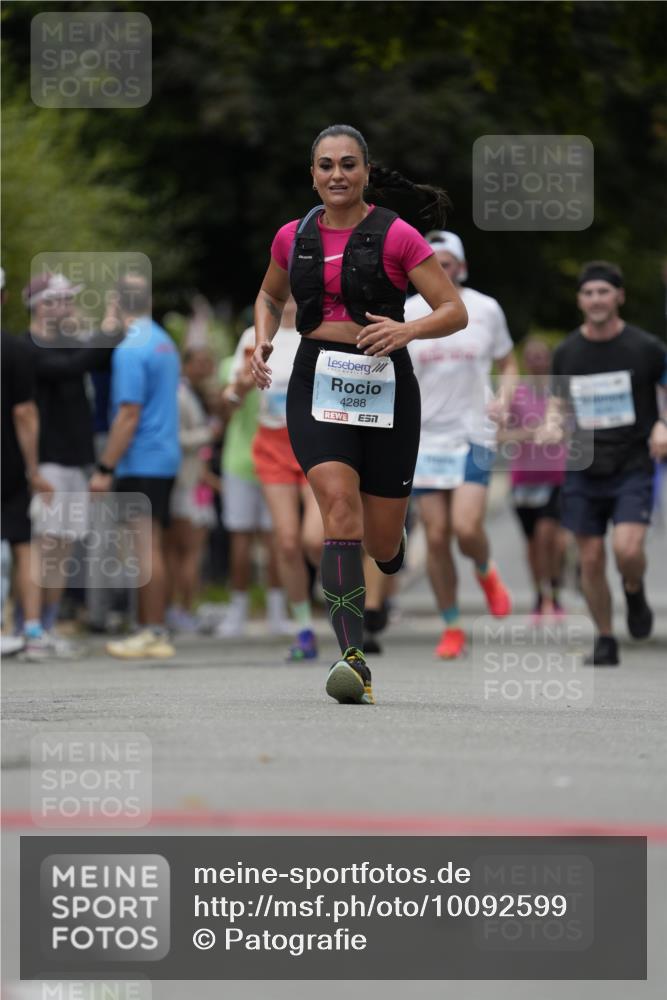 30.08.2026 - Blankeneser Heldenlauf Patografie http://msf.ph/oto/10092599 30.08.2026 12:37:56 Ziel 4288, 4406, 4474 meine-sportfotos.de