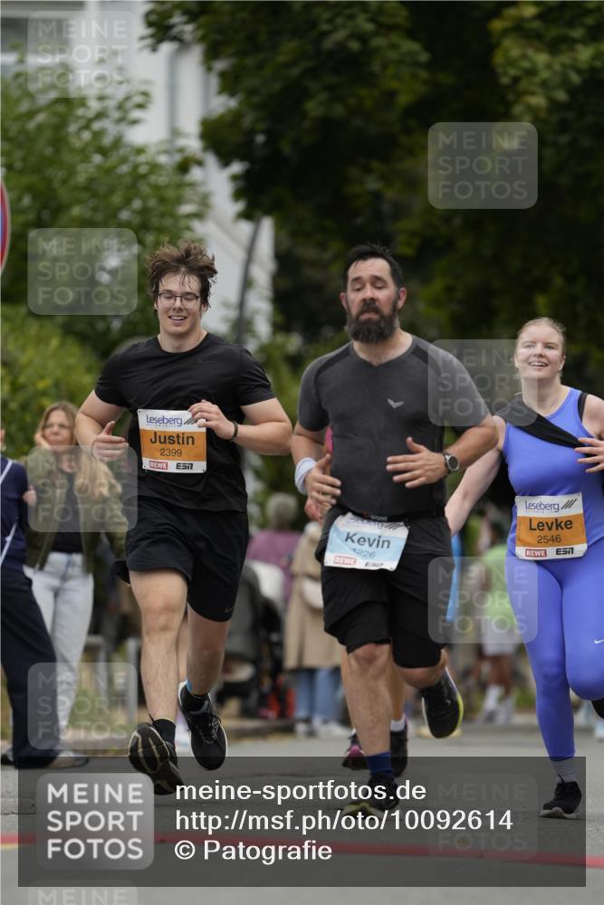 30.08.2026 - Blankeneser Heldenlauf Patografie http://msf.ph/oto/10092614 30.08.2026 12:38:40 Ziel 2399, 2546, 4226, 4279 meine-sportfotos.de