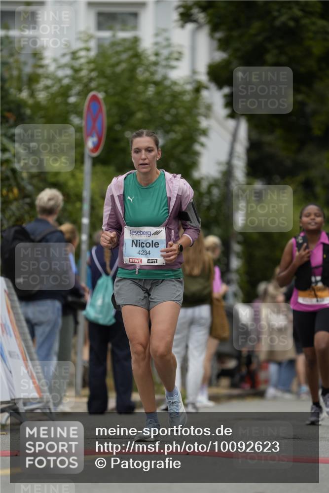 30.08.2026 - Blankeneser Heldenlauf Patografie http://msf.ph/oto/10092623 30.08.2026 12:38:51 Ziel 2651, 4234, 4279 meine-sportfotos.de