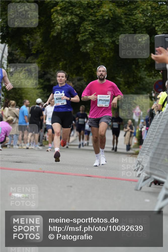30.08.2026 - Blankeneser Heldenlauf Patografie http://msf.ph/oto/10092639 30.08.2026 12:39:39 Ziel 4043, 4142, 4222 meine-sportfotos.de