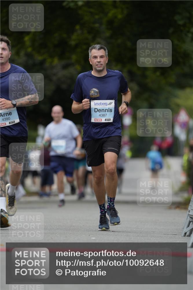 30.08.2026 - Blankeneser Heldenlauf Patografie http://msf.ph/oto/10092648 30.08.2026 12:39:51 Ziel 4049, 4387, 4388, 4389, 4390 meine-sportfotos.de