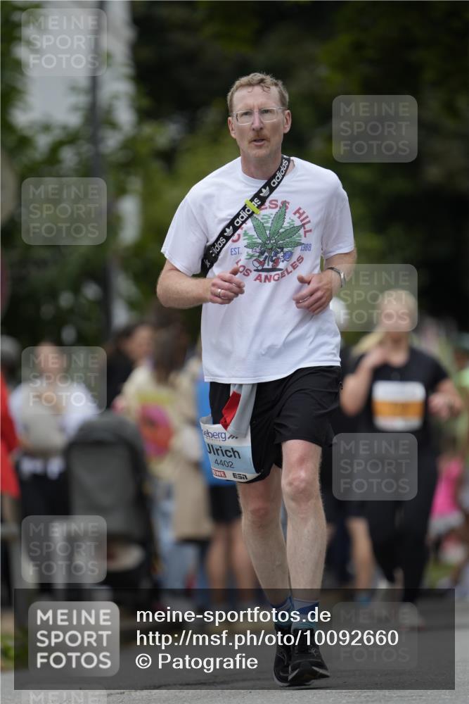 30.08.2026 - Blankeneser Heldenlauf Patografie http://msf.ph/oto/10092660 30.08.2026 12:40:17 Ziel 2725, 4402, 4446 meine-sportfotos.de
