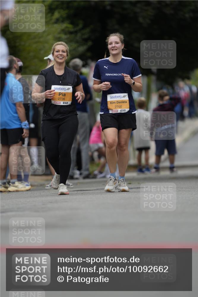 30.08.2026 - Blankeneser Heldenlauf Patografie http://msf.ph/oto/10092662 30.08.2026 12:40:18 Ziel 2725, 4402, 4446 meine-sportfotos.de