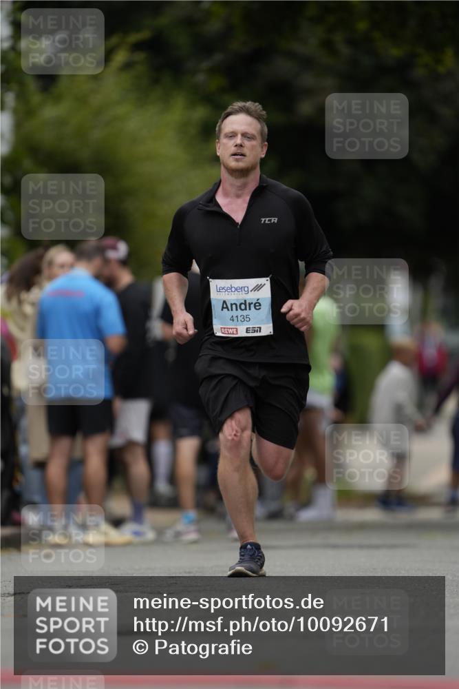 30.08.2026 - Blankeneser Heldenlauf Patografie http://msf.ph/oto/10092671 30.08.2026 12:40:40 Ziel 4124, 4135 meine-sportfotos.de