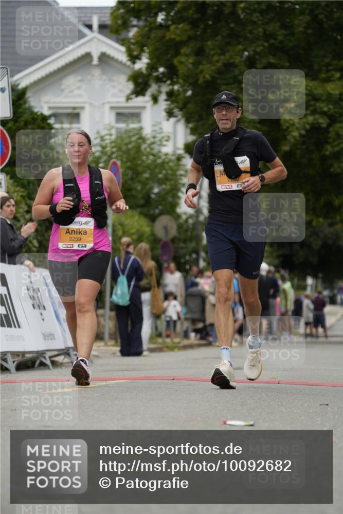 30.08.2026 - Blankeneser Heldenlauf Patografie http://msf.ph/oto/10092682 30.08.2026 12:41:12 Ziel 2259, 2260, 4238, 4336 meine-sportfotos.de
