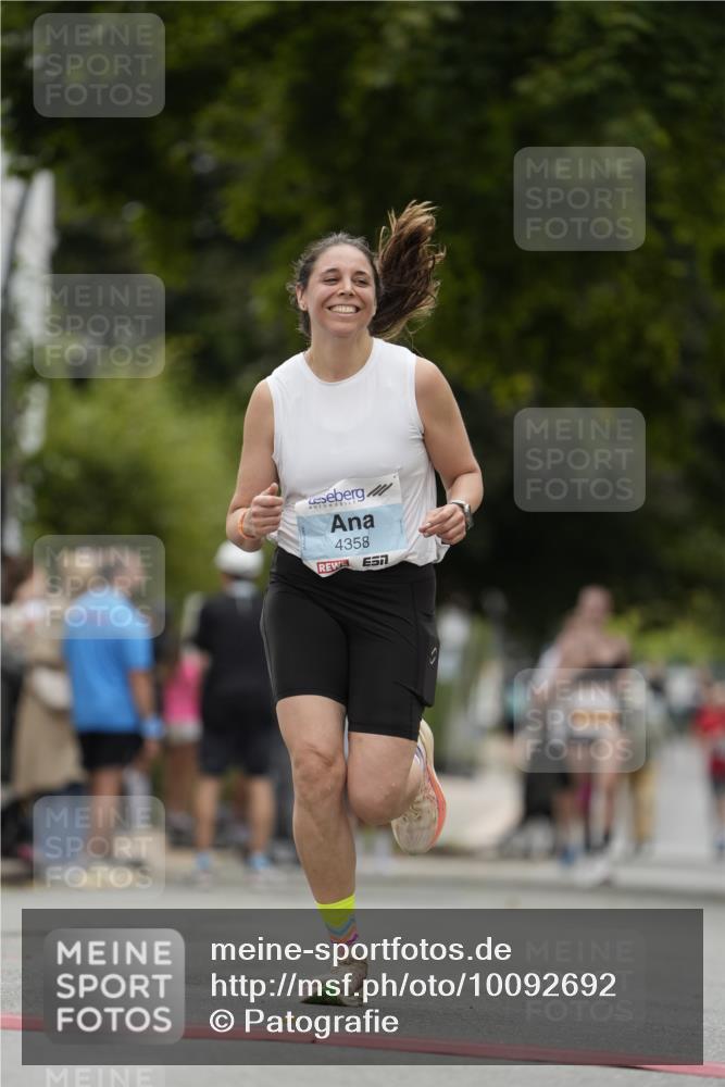 30.08.2026 - Blankeneser Heldenlauf Patografie http://msf.ph/oto/10092692 30.08.2026 12:41:47 Ziel 4273, 4358 meine-sportfotos.de