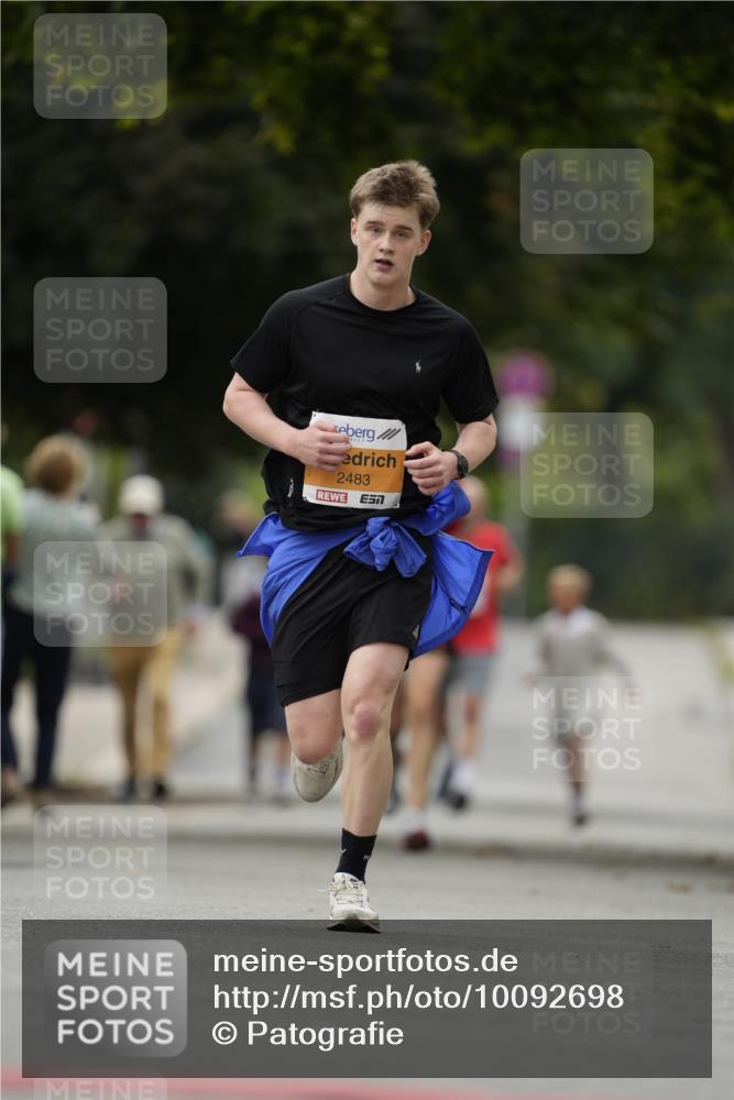 30.08.2026 - Blankeneser Heldenlauf Patografie http://msf.ph/oto/10092698 30.08.2026 12:41:59 Ziel 2010 meine-sportfotos.de