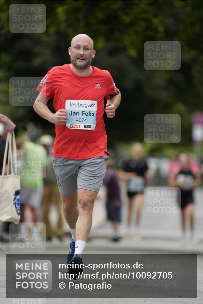 30.08.2026 - Blankeneser Heldenlauf Patografie http://msf.ph/oto/10092705 30.08.2026 12:42:17 Ziel 4060, 4074, 4190 meine-sportfotos.de