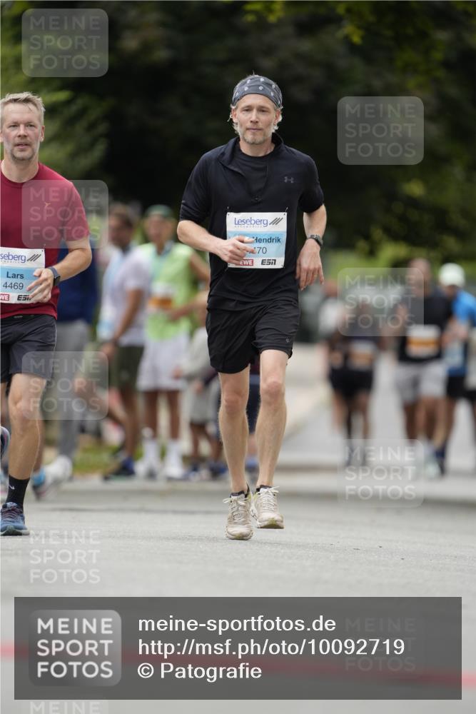 30.08.2026 - Blankeneser Heldenlauf Patografie http://msf.ph/oto/10092719 30.08.2026 12:43:07 Ziel 4307, 4308 meine-sportfotos.de