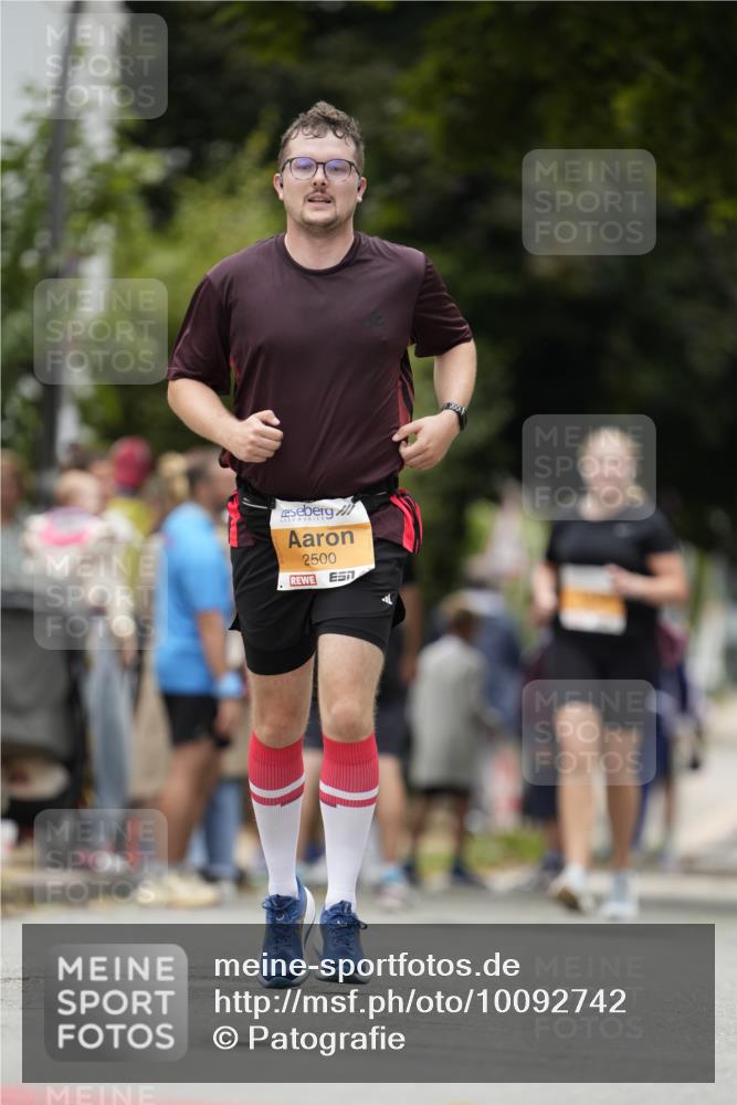 30.08.2026 - Blankeneser Heldenlauf Patografie http://msf.ph/oto/10092742 30.08.2026 12:43:44 Ziel 2271, 2385, 2500, 2940 meine-sportfotos.de
