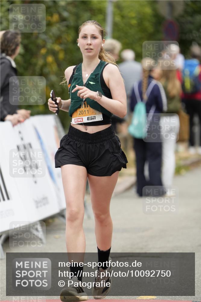 30.08.2026 - Blankeneser Heldenlauf Patografie http://msf.ph/oto/10092750 30.08.2026 12:44:29 Ziel 2011 meine-sportfotos.de