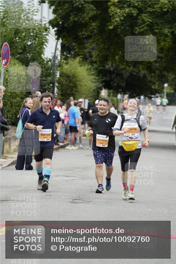 30.08.2026 - Blankeneser Heldenlauf Patografie http://msf.ph/oto/10092760 30.08.2026 12:44:50 Ziel 2614, 2684, 2685 meine-sportfotos.de