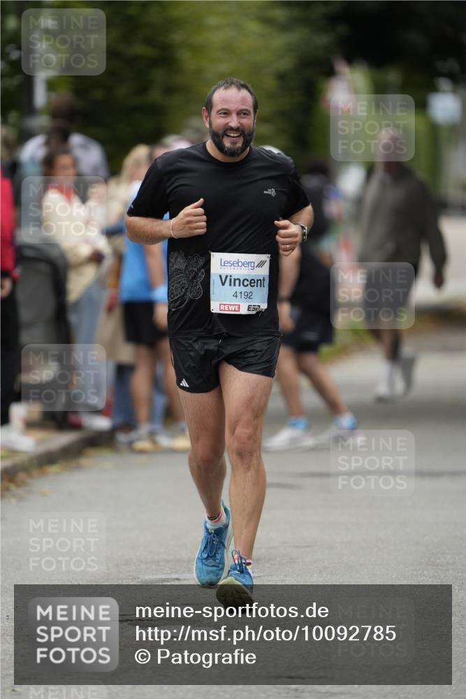 30.08.2026 - Blankeneser Heldenlauf Patografie http://msf.ph/oto/10092785 30.08.2026 12:46:10 Ziel 4090, 4136, 4198 meine-sportfotos.de