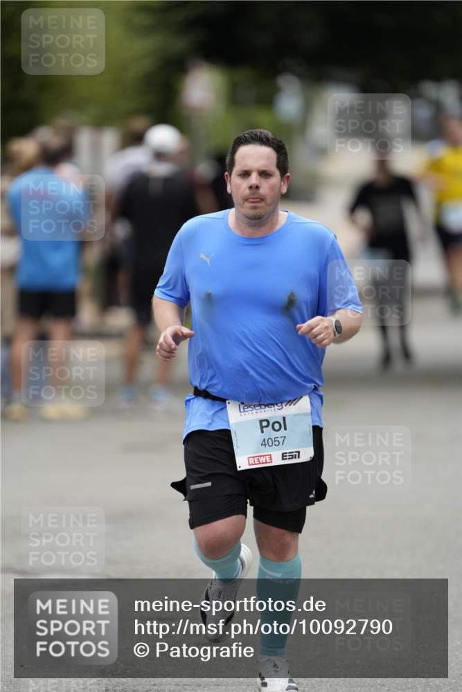 30.08.2026 - Blankeneser Heldenlauf Patografie http://msf.ph/oto/10092790 30.08.2026 12:46:19 Ziel 4057, 4090, 4192 meine-sportfotos.de