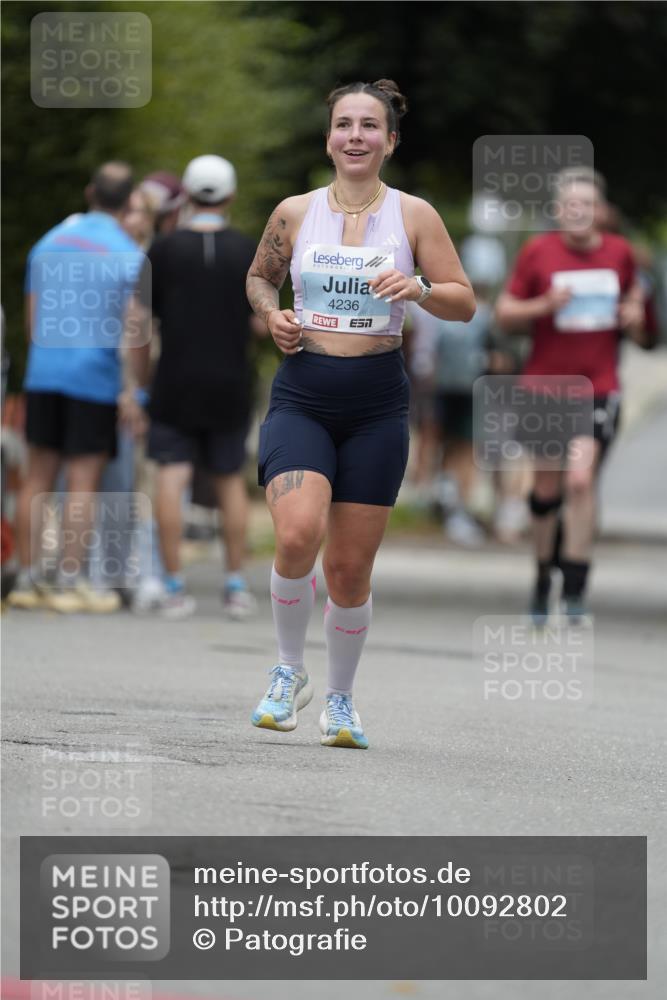 30.08.2026 - Blankeneser Heldenlauf Patografie http://msf.ph/oto/10092802 30.08.2026 12:46:44 Ziel 4175, 4236, 4315 meine-sportfotos.de