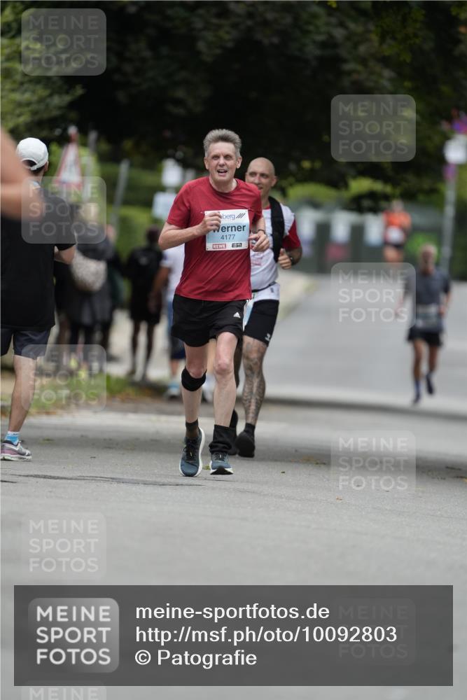 30.08.2026 - Blankeneser Heldenlauf Patografie http://msf.ph/oto/10092803 30.08.2026 12:46:45 Ziel 4175, 4236, 4315 meine-sportfotos.de