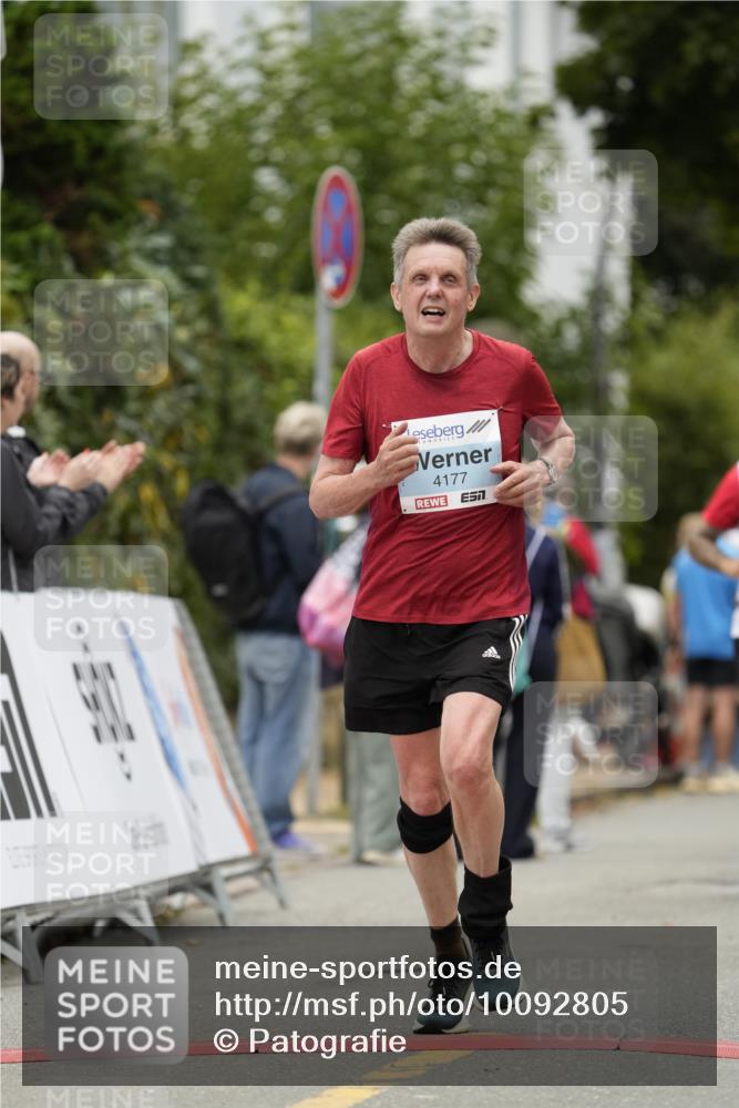 30.08.2026 - Blankeneser Heldenlauf Patografie http://msf.ph/oto/10092805 30.08.2026 12:46:55 Ziel 4177, 4236, 4384 meine-sportfotos.de