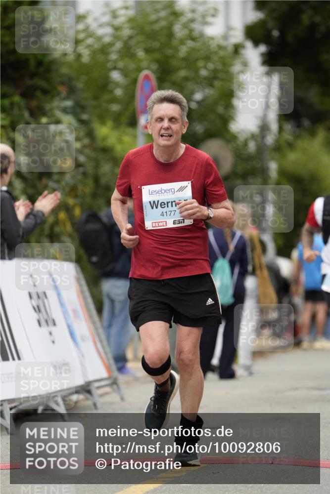 30.08.2026 - Blankeneser Heldenlauf Patografie http://msf.ph/oto/10092806 30.08.2026 12:46:56 Ziel 4177, 4236, 4384 meine-sportfotos.de