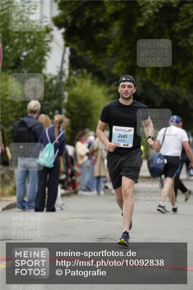 30.08.2026 - Blankeneser Heldenlauf Patografie http://msf.ph/oto/10092838 30.08.2026 12:48:40 Ziel 2001, 2002, 4076 meine-sportfotos.de