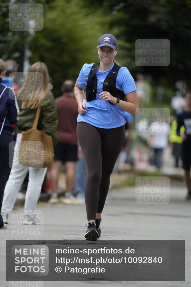 30.08.2026 - Blankeneser Heldenlauf Patografie http://msf.ph/oto/10092840 30.08.2026 12:49:18 Ziel  meine-sportfotos.de