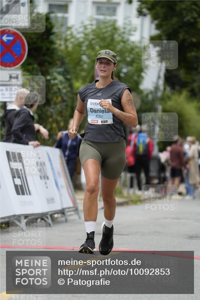 30.08.2026 - Blankeneser Heldenlauf Patografie http://msf.ph/oto/10092853 30.08.2026 12:49:43 Ziel 4262 meine-sportfotos.de