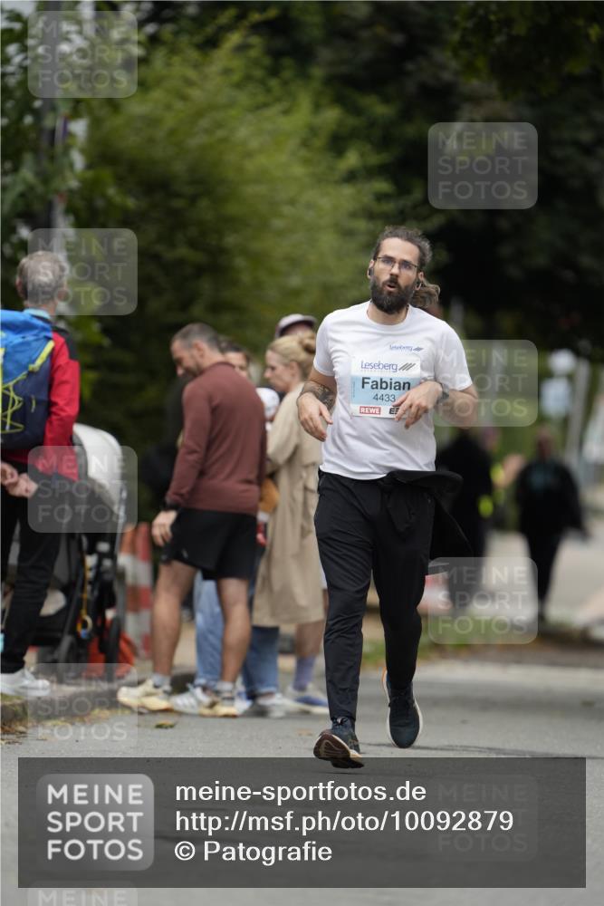 30.08.2026 - Blankeneser Heldenlauf Patografie http://msf.ph/oto/10092879 30.08.2026 12:50:55 Ziel 4349, 4417 meine-sportfotos.de