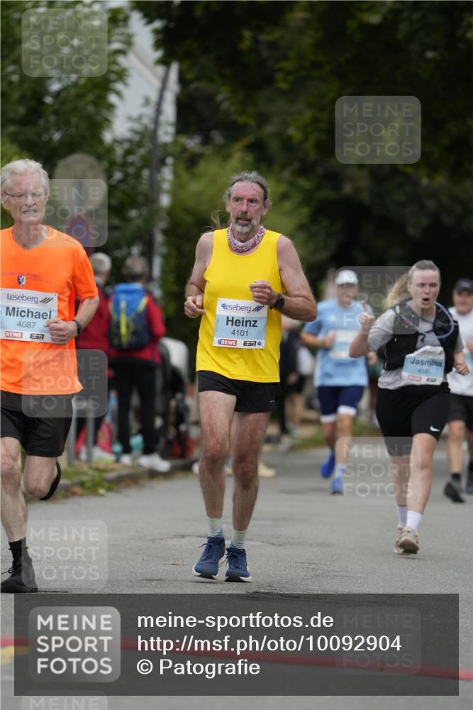 30.08.2026 - Blankeneser Heldenlauf Patografie http://msf.ph/oto/10092904 30.08.2026 12:52:07 Ziel 4087, 4101, 4181, 4228 meine-sportfotos.de
