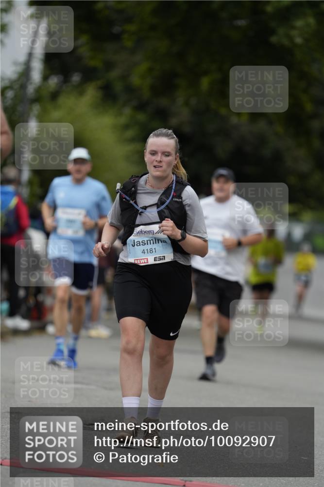 30.08.2026 - Blankeneser Heldenlauf Patografie http://msf.ph/oto/10092907 30.08.2026 12:52:10 Ziel 4087, 4101, 4181, 4228 meine-sportfotos.de