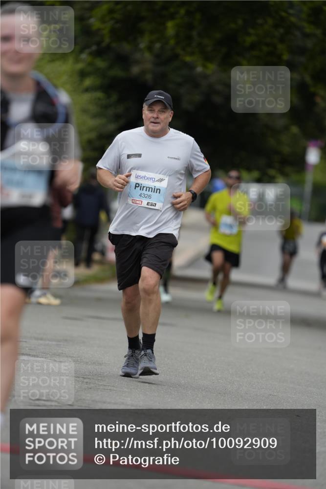 30.08.2026 - Blankeneser Heldenlauf Patografie http://msf.ph/oto/10092909 30.08.2026 12:52:12 Ziel 4087, 4101, 4181, 4326, 4327 meine-sportfotos.de