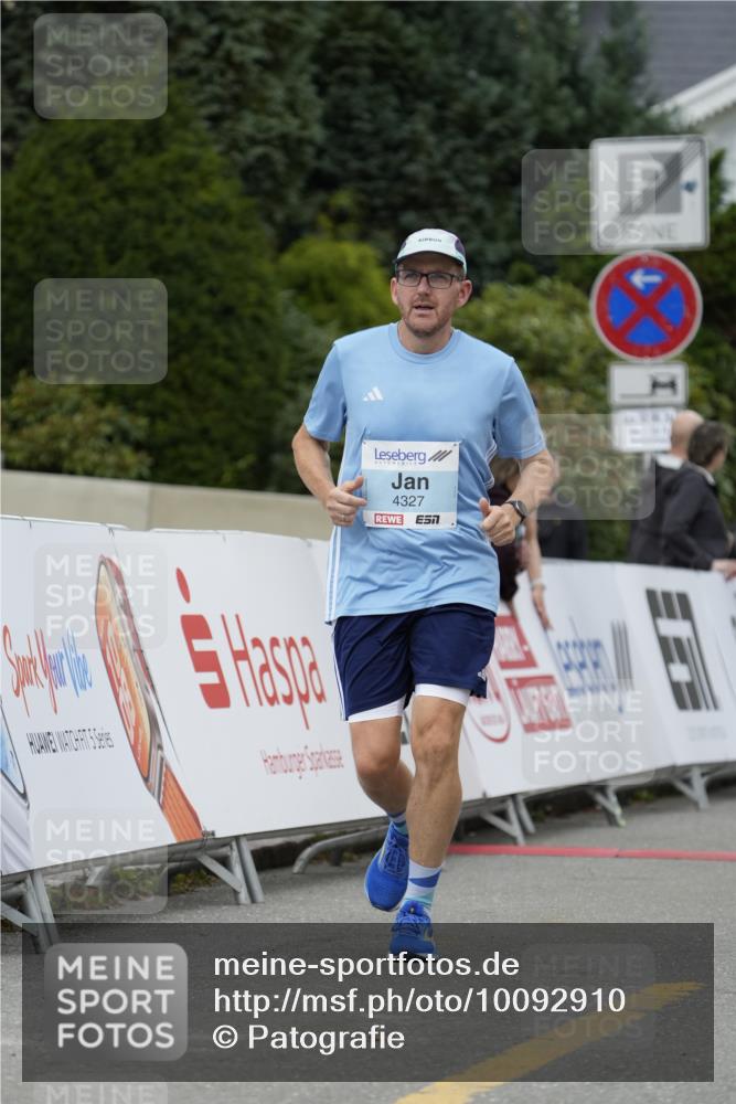 30.08.2026 - Blankeneser Heldenlauf Patografie http://msf.ph/oto/10092910 30.08.2026 12:52:18 Ziel 4181, 4326, 4327, 4409 meine-sportfotos.de